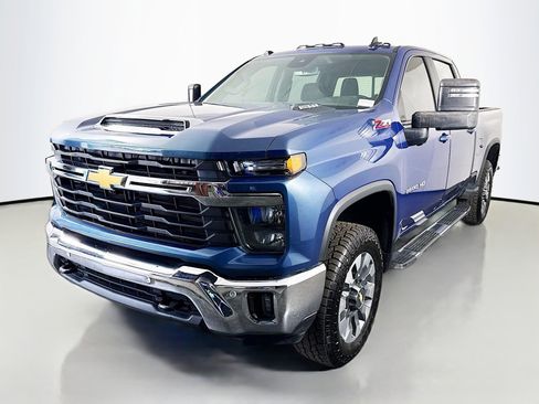 Used 2025 Chevrolet Silverado 2500 LT w/ All Star Edition image 4