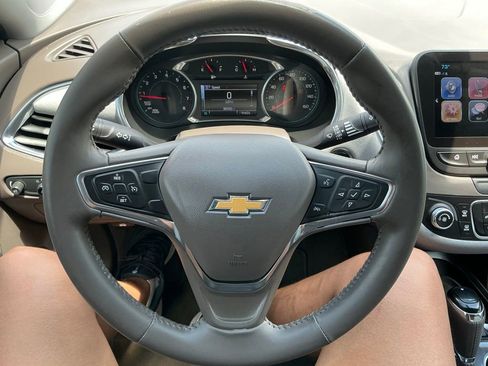 Used 2017 Chevrolet Malibu LT FWD image 22