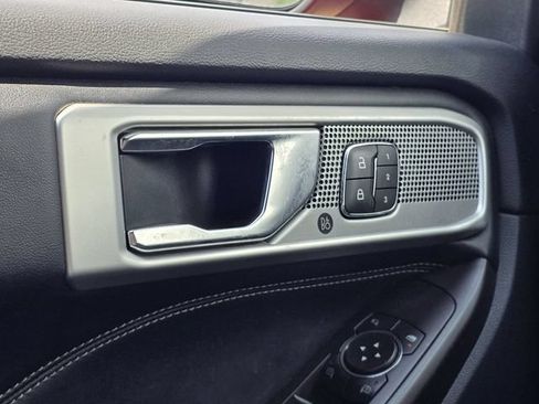 Used 2020 Ford Explorer Limited RWD image 17