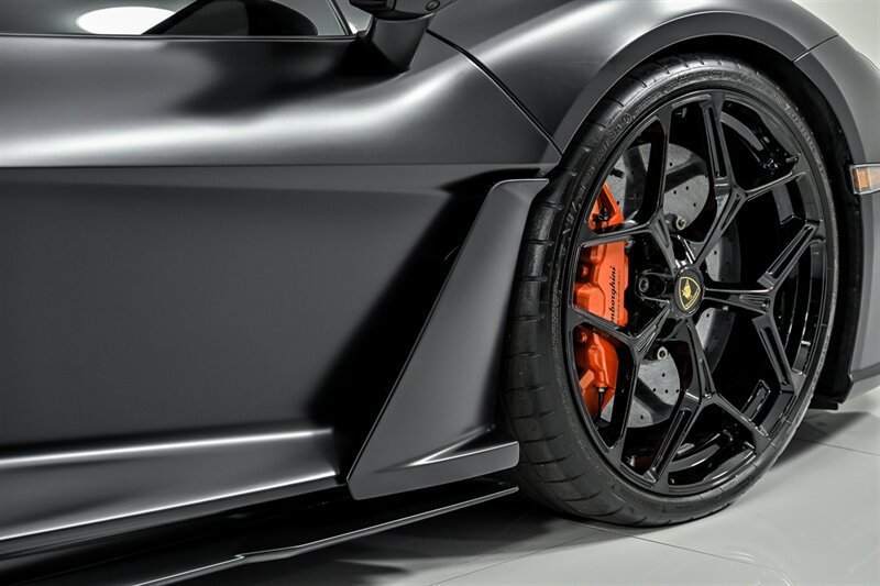 Used 2024 Lamborghini Revuelto AWD/4WD image 30