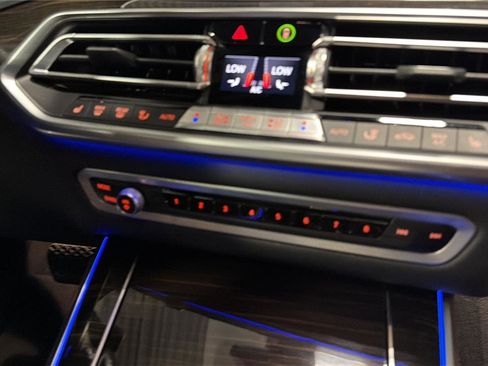 Used 2019 BMW X5 xDrive40i w/ Convenience Package image 18