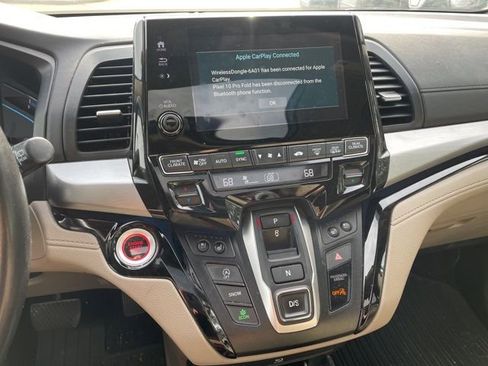 Used 2018 Honda Odyssey Elite image 7