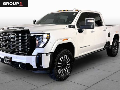 Used 2025 GMC Sierra 2500 Denali Ultimate w/ Max Trailering Package AWD/4WD image 1