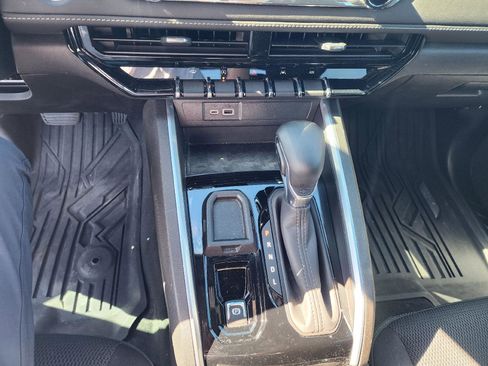 Used 2023 Chevrolet Colorado LT w/ LT Convenience Package image 12