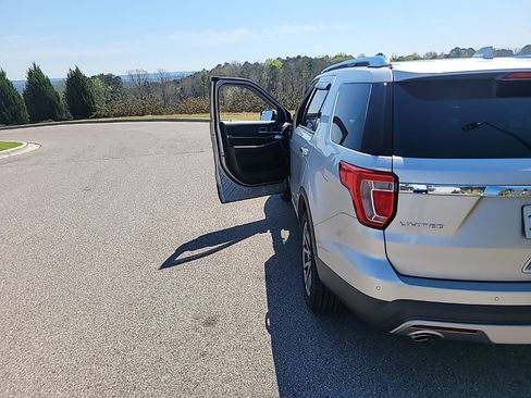 Used 2016 Ford Explorer Limited image 7