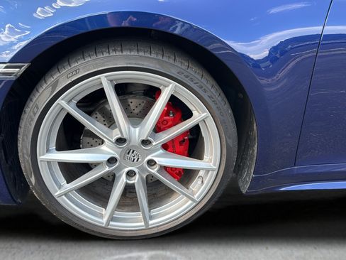 Used 2022 Porsche 911 Carrera RWD image 16