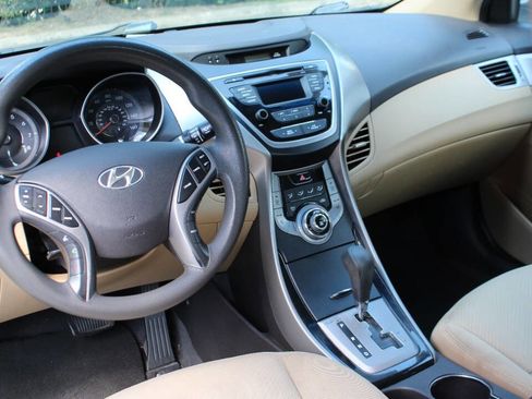 Used 2013 Hyundai Elantra GLS w/ Preferred Pkg image 14