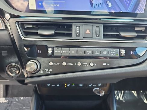 Certified 2023 Lexus ES 300h w/ Luxury Package image 23