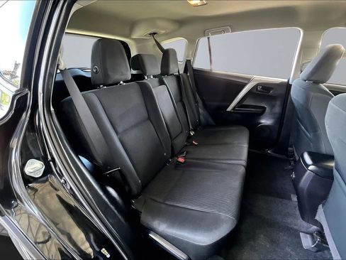 Used 2017 Toyota RAV4 LE FWD image 22