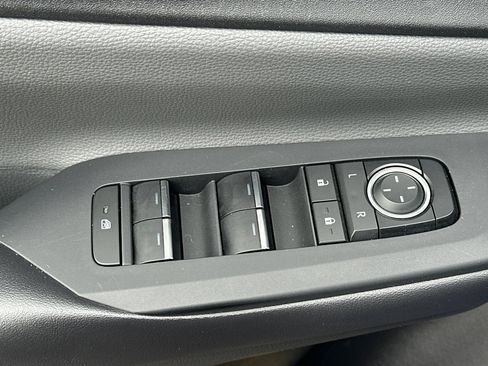 Used 2024 Toyota Prius XLE image 13