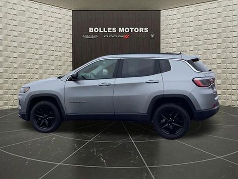 Certified 2022 Jeep Compass Latitude w/ Sun and Sound Group AWD/4WD image 8