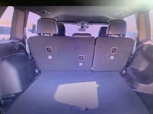 Used 2023 Jeep Grand Cherokee Altitude image 11