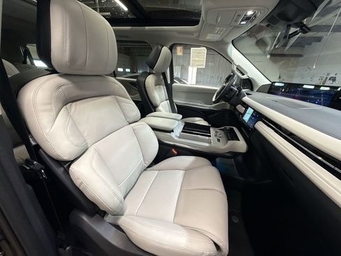 New 2026 Lincoln Navigator L Reserve image 27