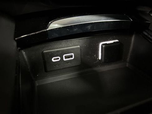 Used 2021 Buick Envision Essence image 35