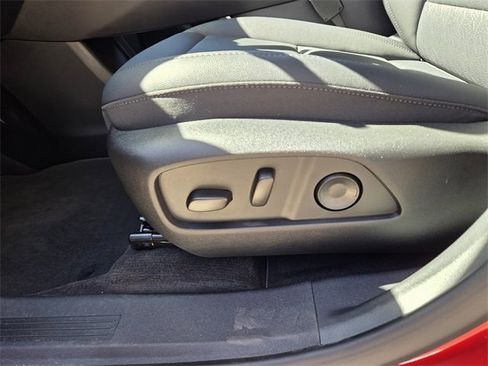 New 2026 Chevrolet Equinox LT w/ Convenience Package II image 23