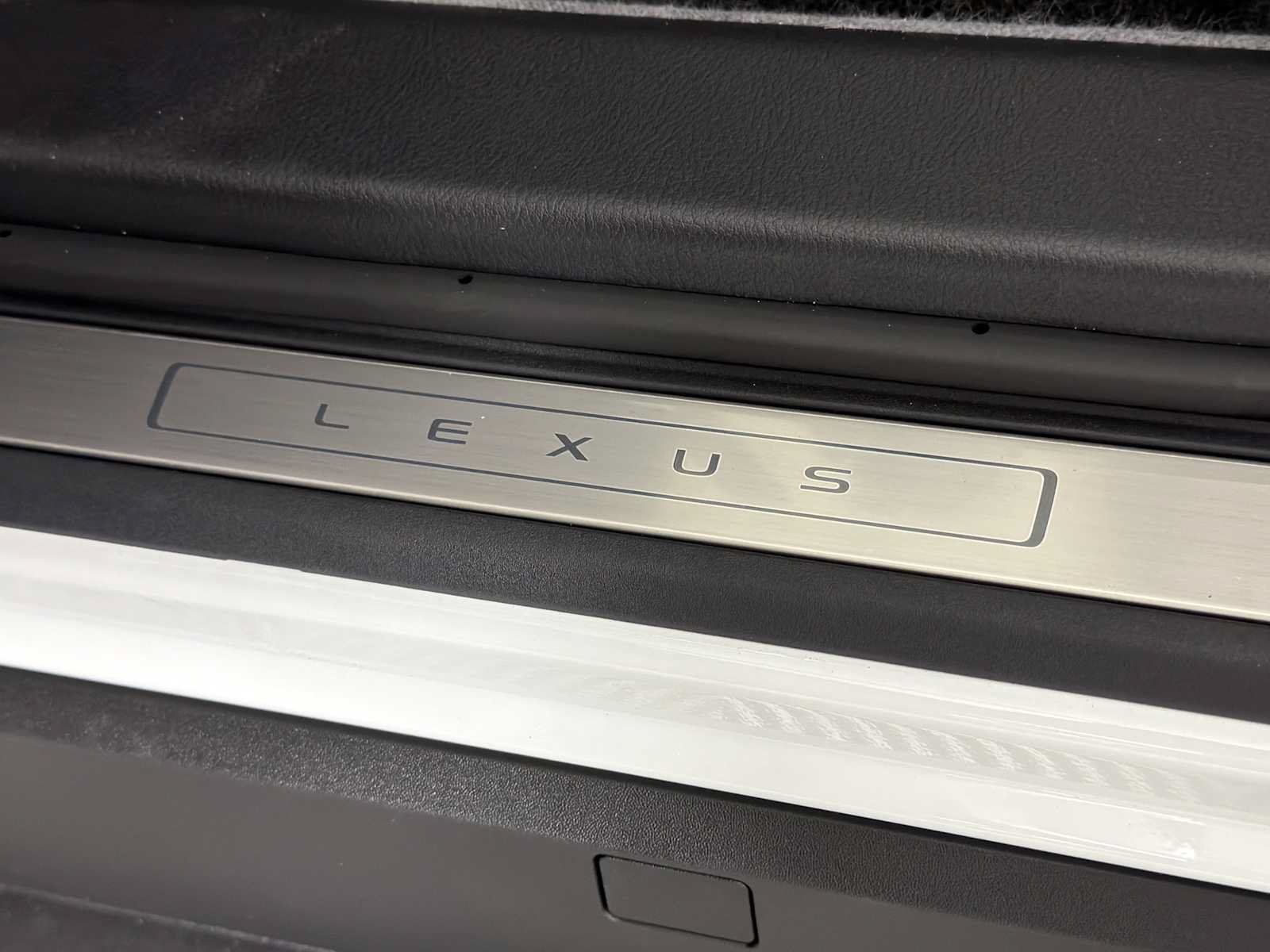 New 2026 Lexus ES 350e w/ Convenience Package FWD image 33