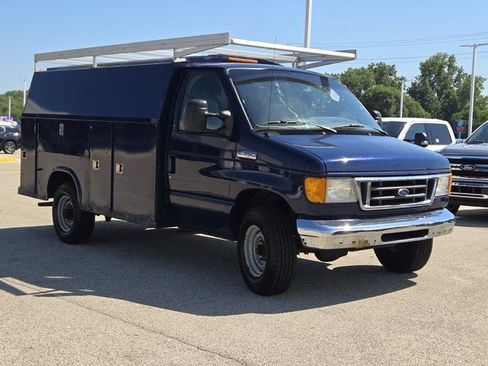 Used 2007 Ford E-350 and Econoline 350 Super Duty RWD image 3