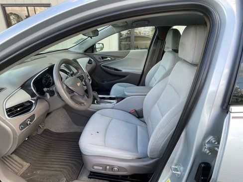 Used 2017 Chevrolet Malibu LT w/ LPO, Convenience Package 2 image 11