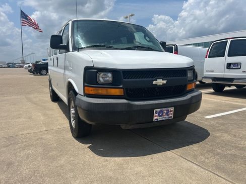 Used 2016 Chevrolet Express 2500 LS image 4