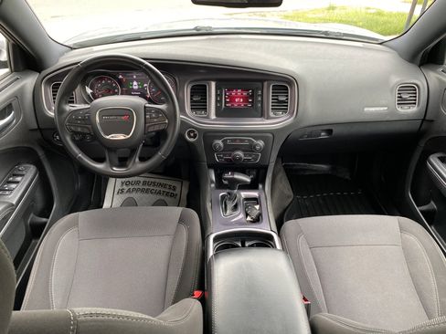 Used 2015 Dodge Charger SE AWD/4WD image 4