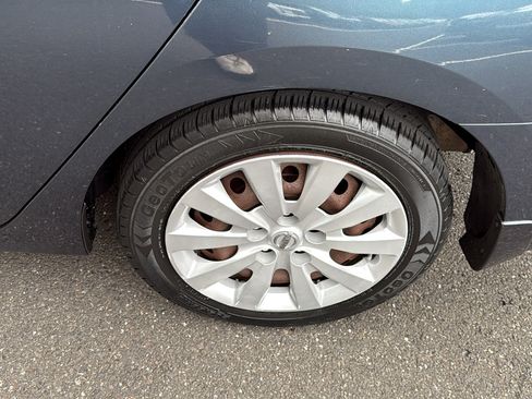 Used 2015 Nissan Sentra SV FWD image 20