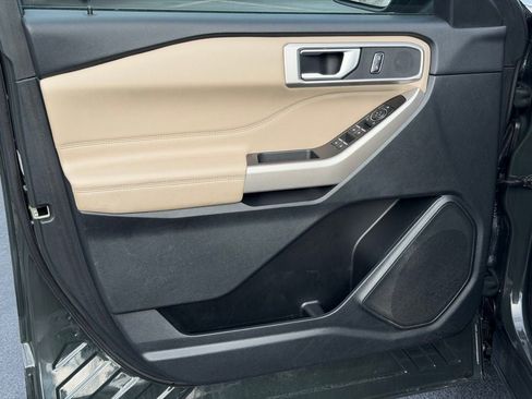 Certified 2023 Ford Explorer XLT w/ Equipment Group 202A image 32