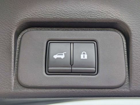 Used 2023 Nissan Rogue SV w/ SV Premium B Package AWD/4WD image 13