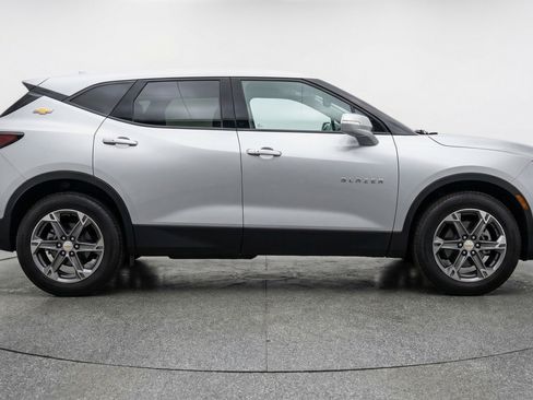 Used 2025 Chevrolet Blazer LT image 11