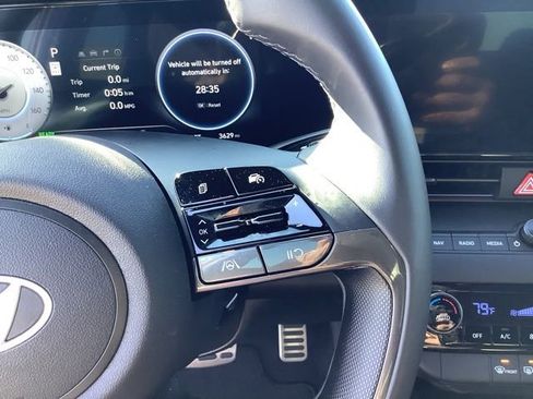 Certified 2025 Hyundai Elantra SEL image 28