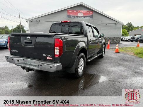 Used 2015 Nissan Frontier SV w/ SV Value Truck Package AWD/4WD image 4