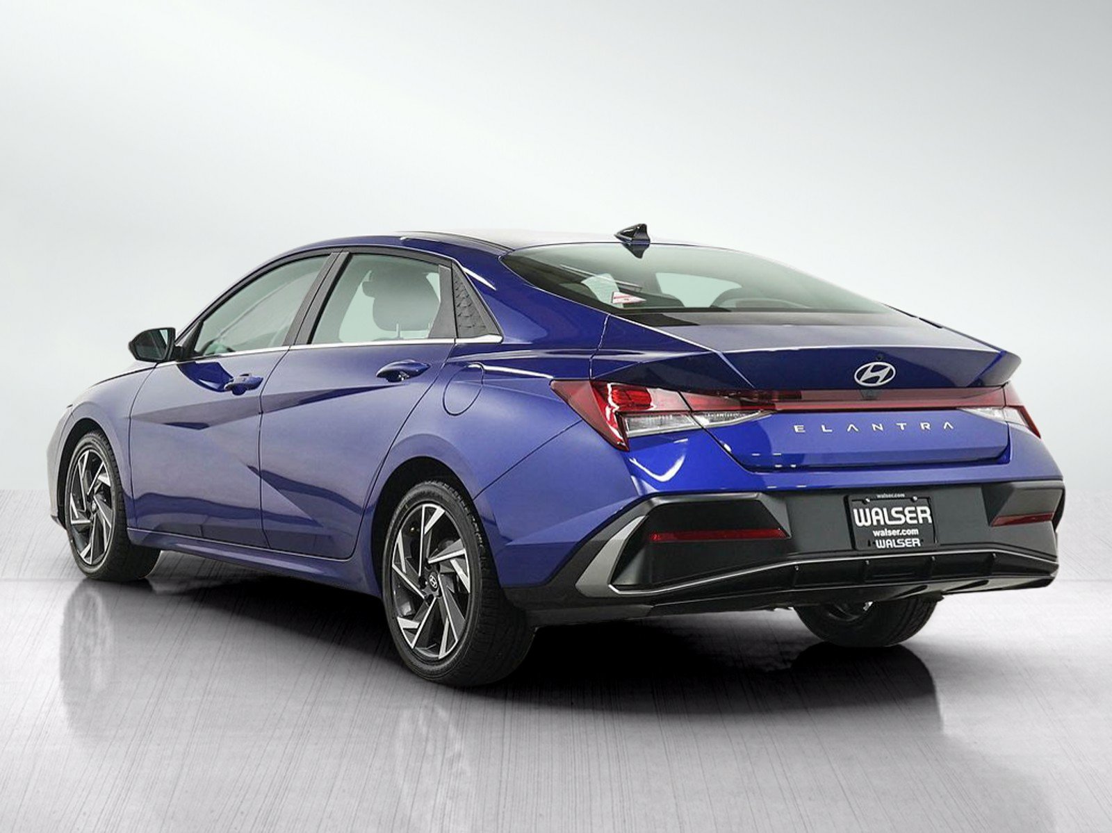 Used 2025 Hyundai Elantra SEL FWD image 3