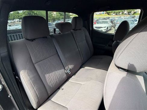 Used 2018 Toyota Tacoma TRD Sport AWD/4WD image 10
