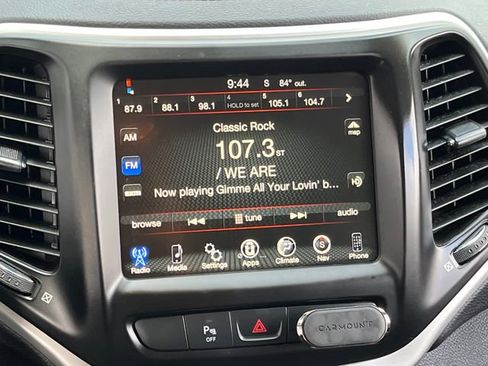 Used 2017 Jeep Cherokee Trailhawk w/ Trailer Tow Group AWD/4WD image 17
