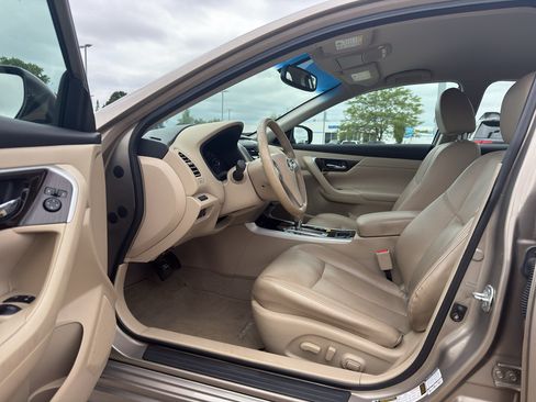 Used 2014 Nissan Altima 2.5 SL FWD image 11