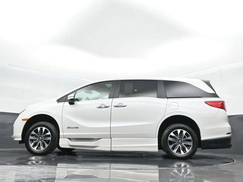 Used 2024 Honda Odyssey EX-L image 14