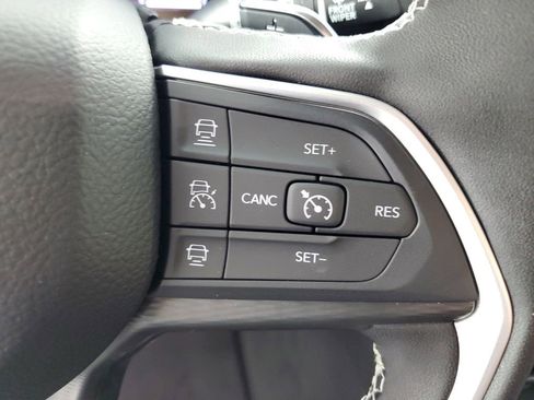 New 2025 Jeep Grand Cherokee Altitude image 25