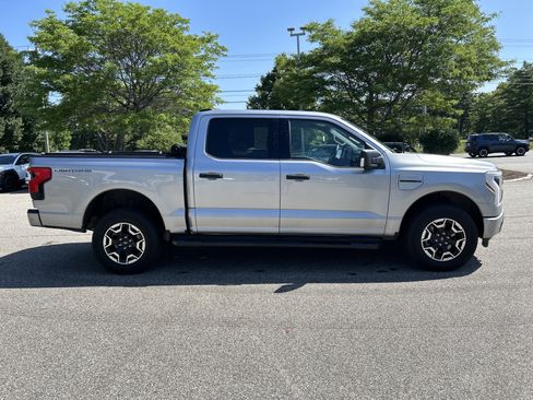 Used 2023 Ford F150 Lightning XLT AWD/4WD image 4