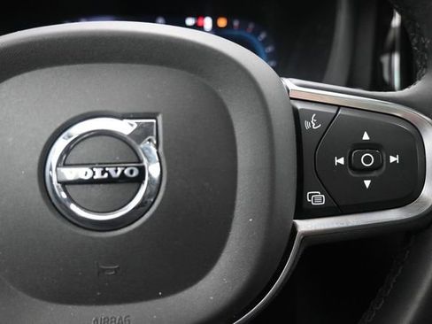 Used 2023 Volvo XC60 B5 Core FWD image 27