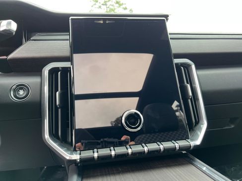 Used 2024 GMC Acadia Denali w/ Super Cruise Package image 30