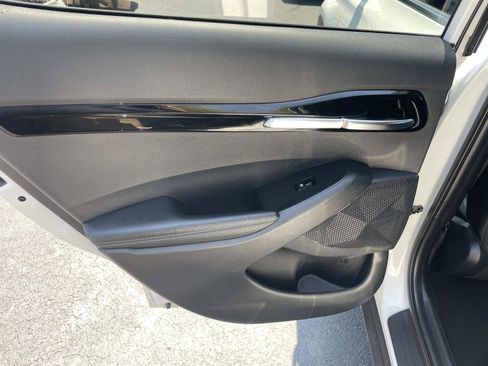 Used 2025 Kia Seltos EX w/ EX Sunroof Package AWD/4WD image 17