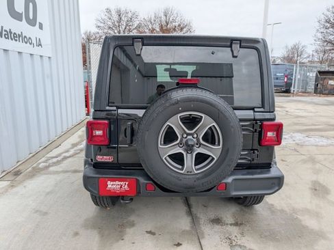 Used 2021 Jeep Wrangler Unlimited Sport image 22