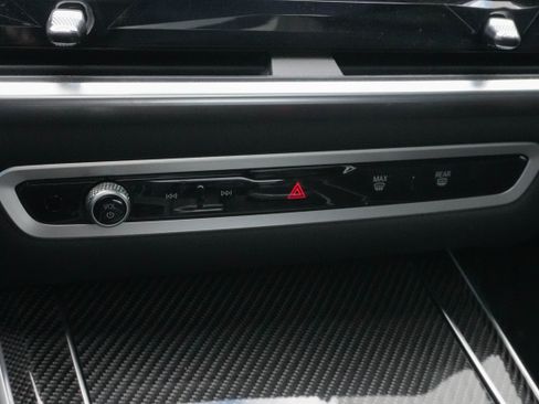 Certified 2025 BMW X7 M60i AWD/4WD image 23