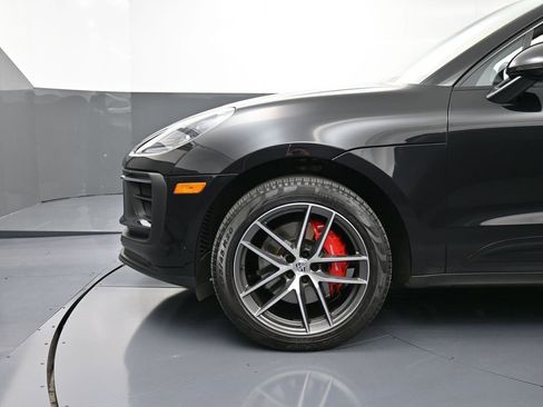 Certified 2022 Porsche Macan S image 12