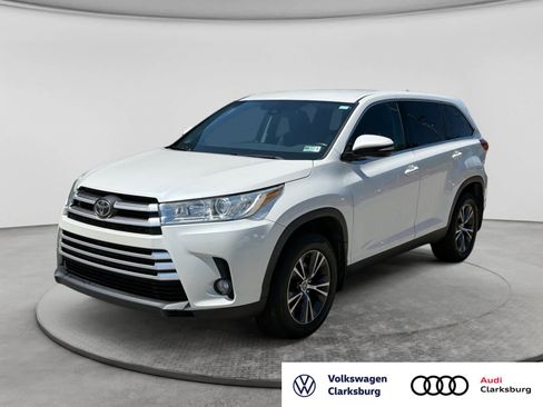 Used 2019 Toyota Highlander Plus AWD/4WD image 1