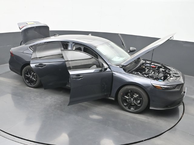 Used 2025 Honda Accord SE image 40