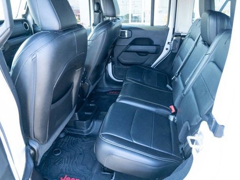 Certified 2022 Jeep Wrangler Unlimited Sahara w/ LED Lighting Group image 28