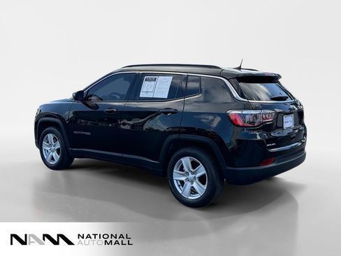 Used 2022 Jeep Compass Latitude FWD image 3