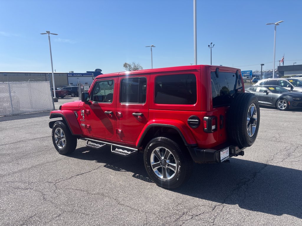 Used 2018 Jeep Wrangler Unlimited Sahara AWD/4WD image 4