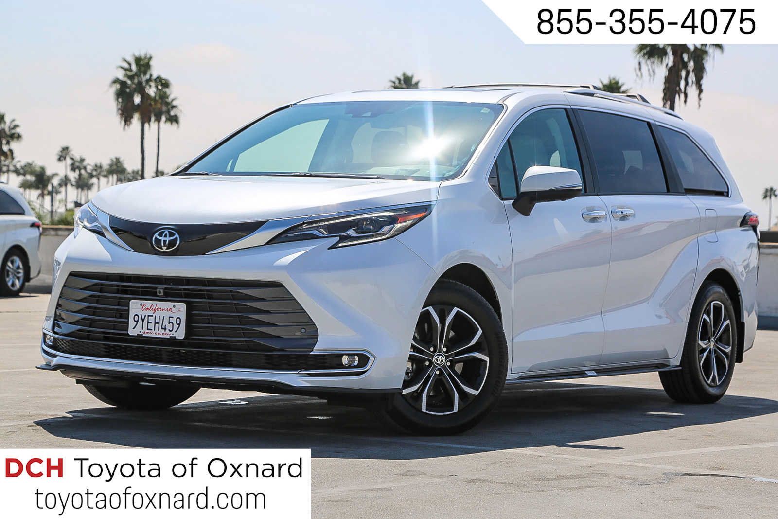 Used 2026 Toyota Sienna Platinum AWD/4WD image 1