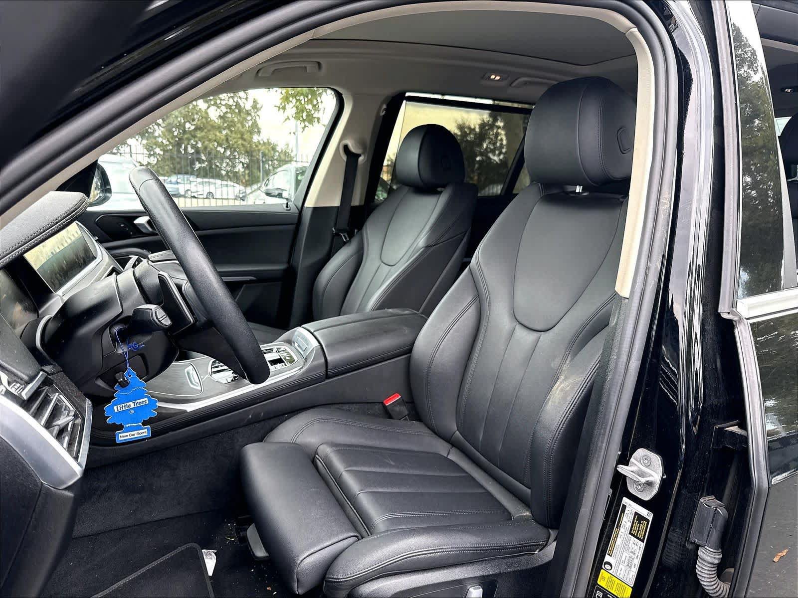Used 2022 BMW X7 xDrive40i w/ Premium Package AWD/4WD image 11